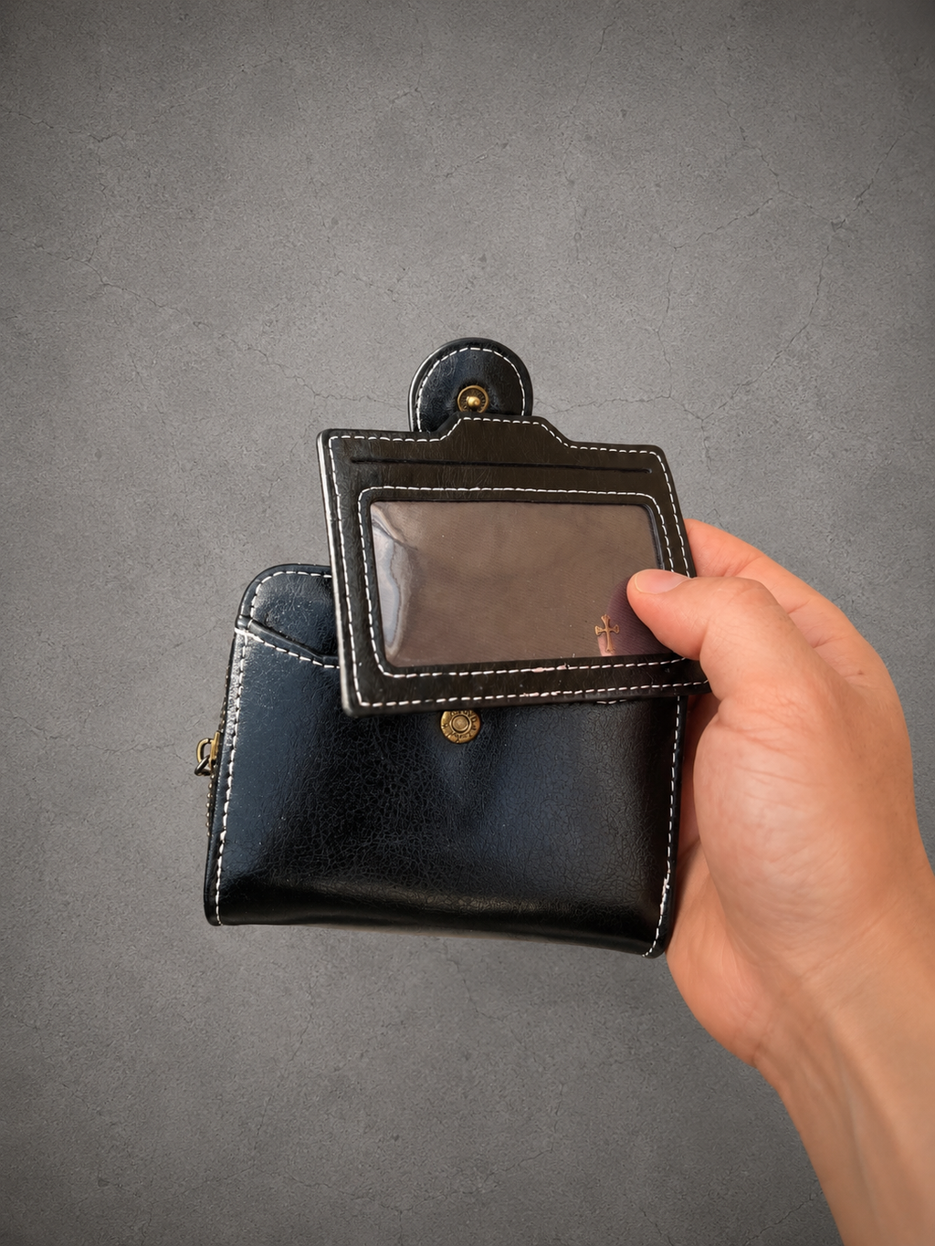 Gray Closet Signature Wallet – Black