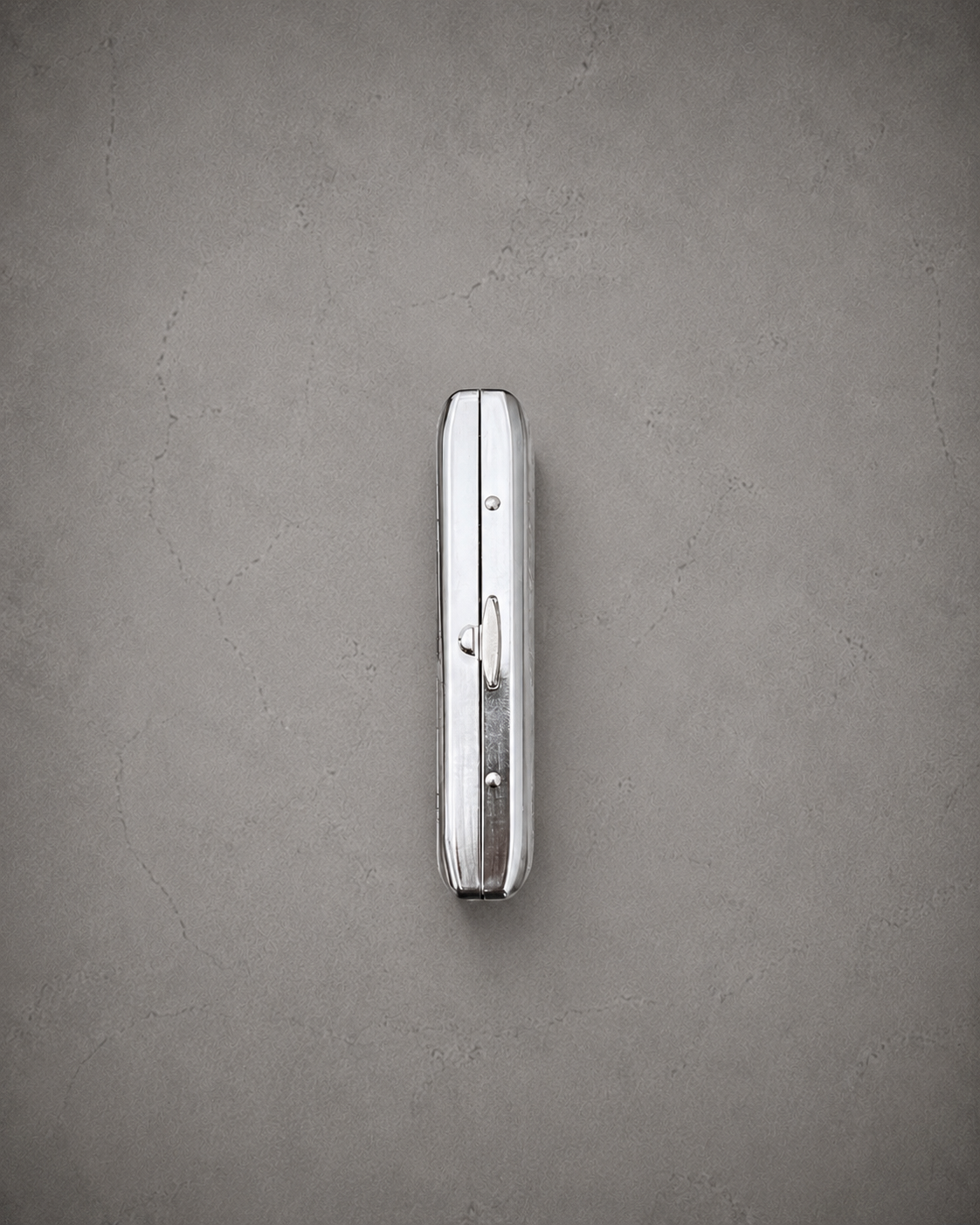 Gray Closet Chrome Cigarette Case