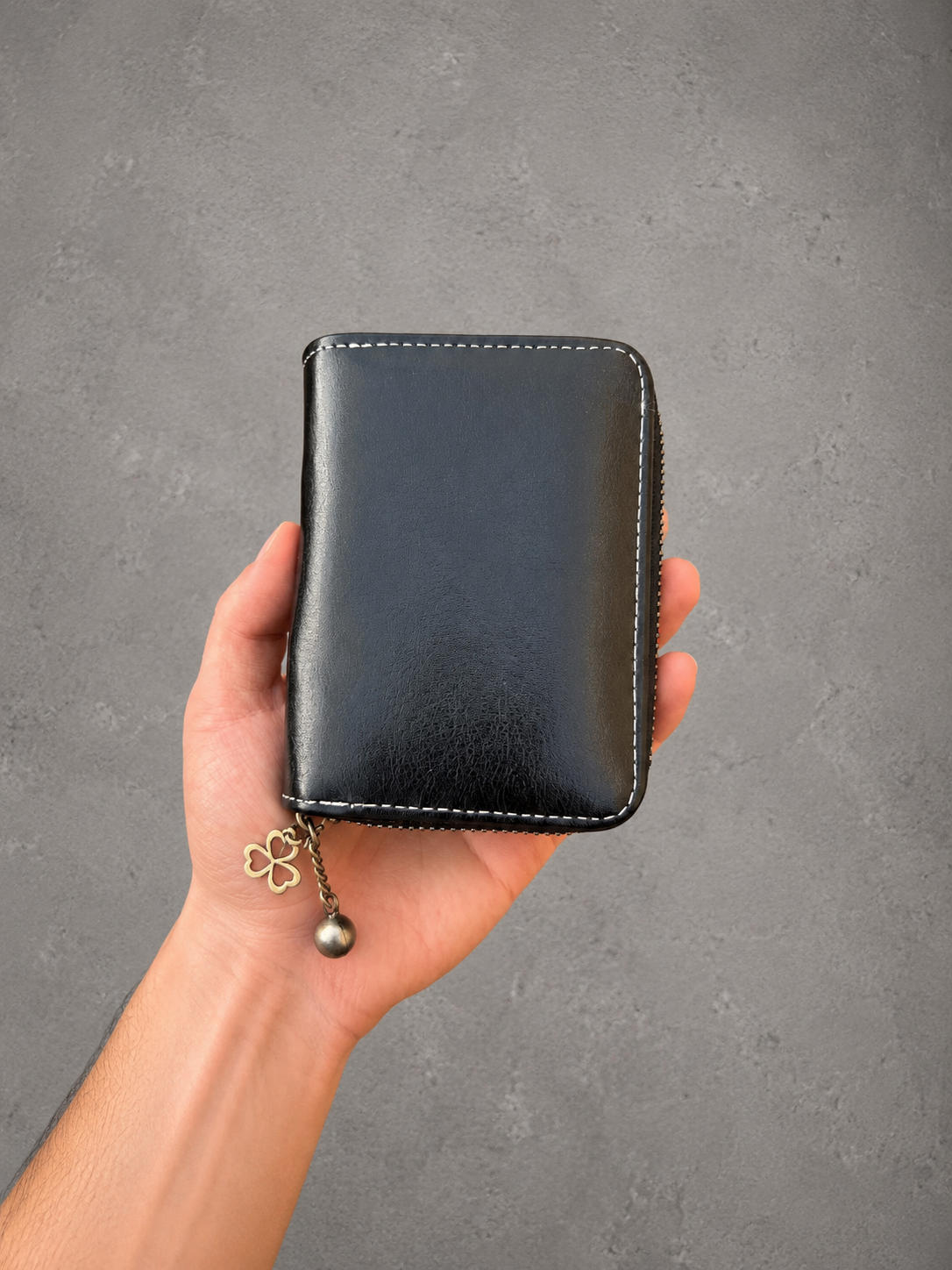 Gray Closet Signature Wallet – Black