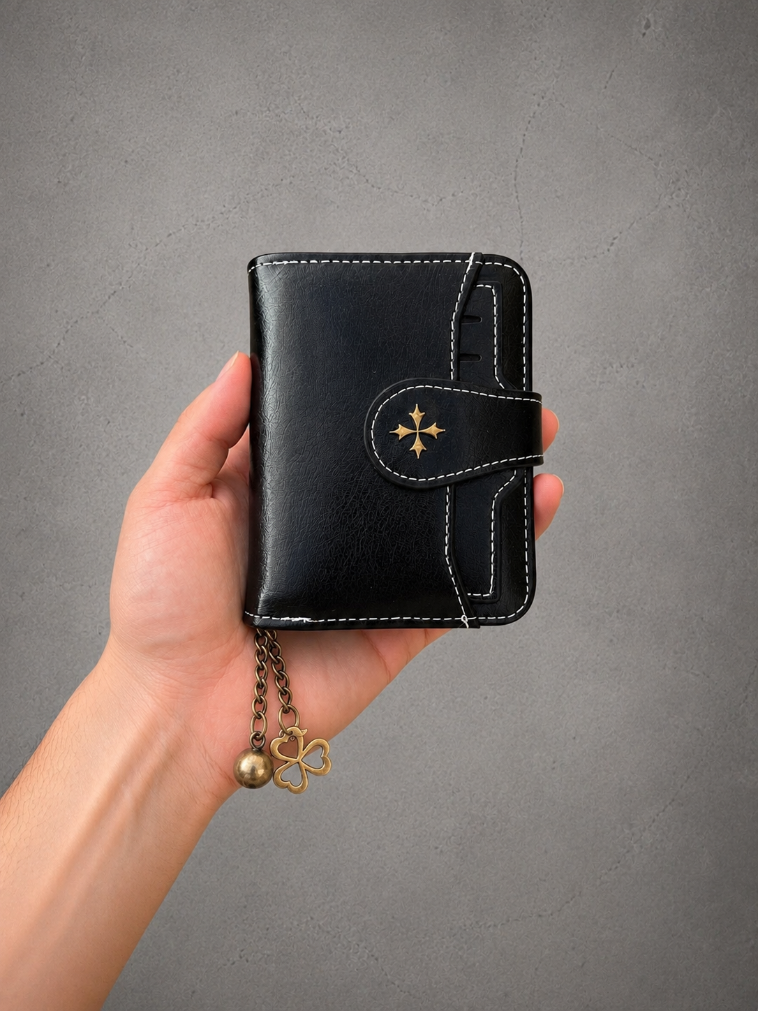 Gray Closet Signature Wallet – Black